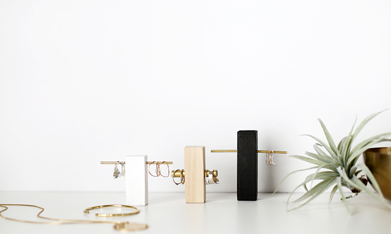 COLLECTION_ interior DIY via aupaysdesmerveillesblog.be - brass and wood ring holder by the merry thought