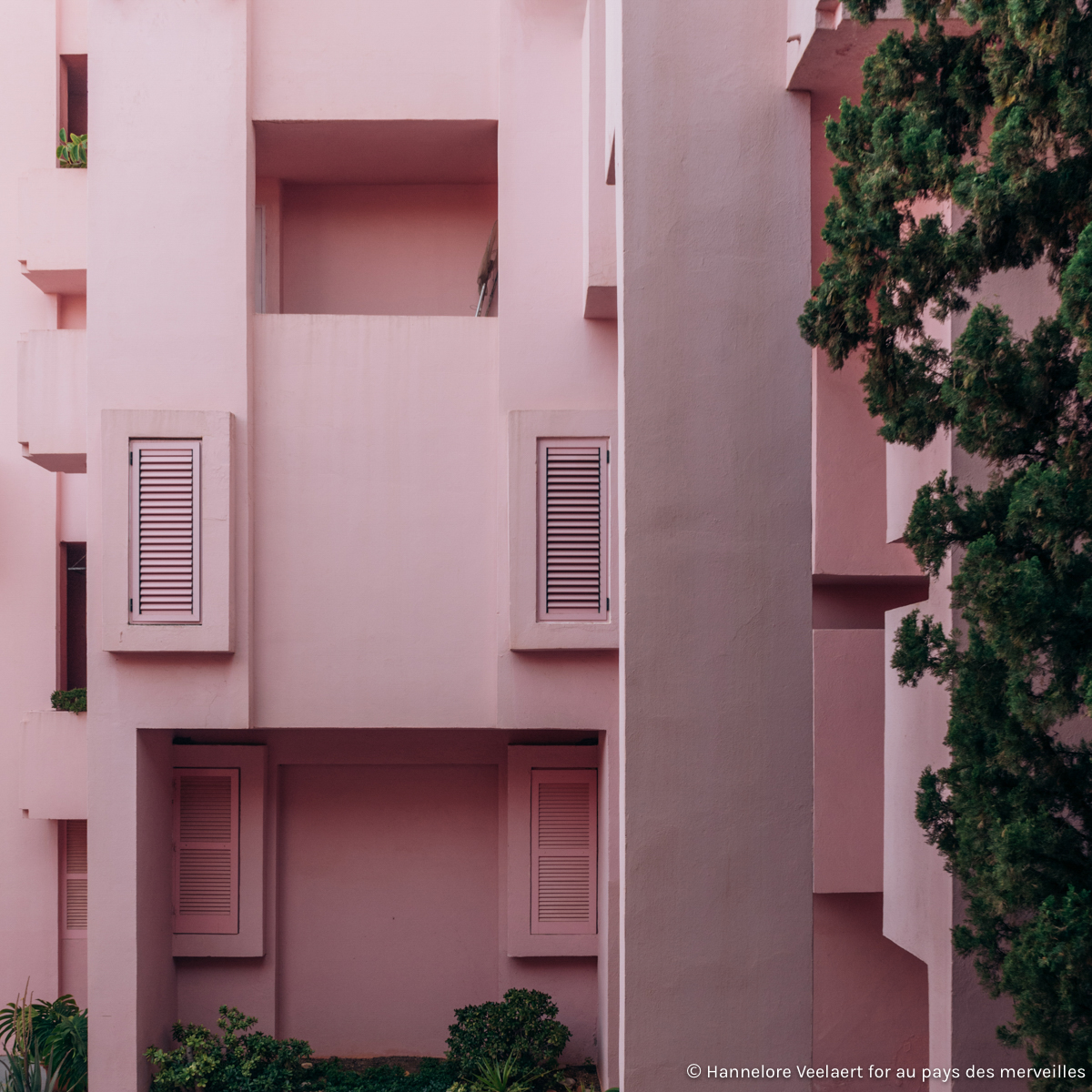 EXPLORED_ la muralla roja by Ricardo Bofill - Hannelore Veelaert for aupaysdesmerveillesblog.be