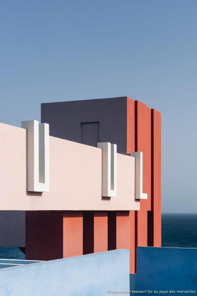 EXPLORED_ la muralla roja by Ricardo Bofill - Hannelore Veelaert for aupaysdesmerveillesblog.be