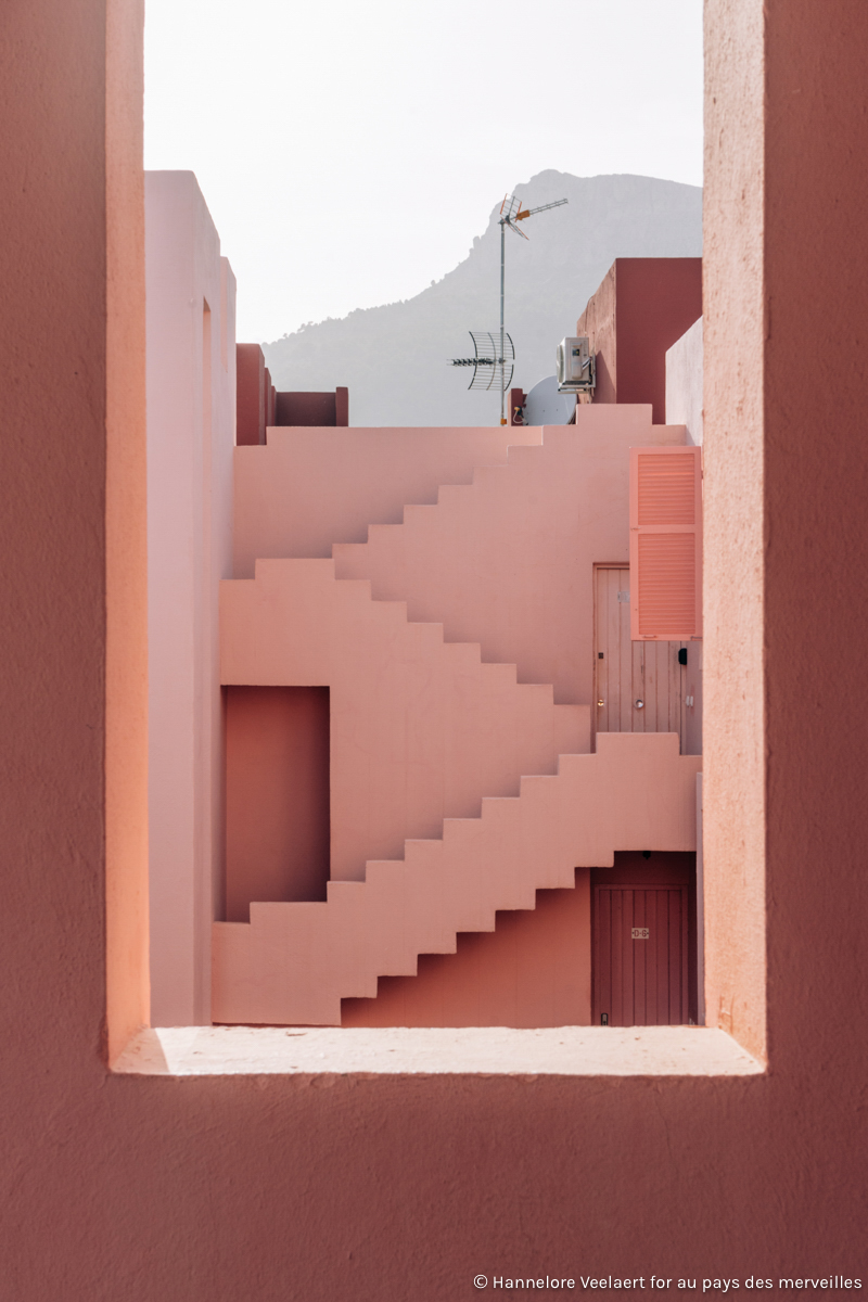 EXPLORED_ la muralla roja by Ricardo Bofill - Hannelore Veelaert for aupaysdesmerveillesblog.be