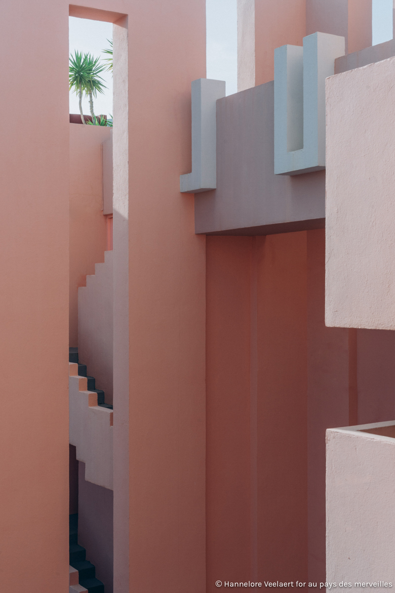 EXPLORED_ la muralla roja by Ricardo Bofill - Hannelore Veelaert for aupaysdesmerveillesblog.be