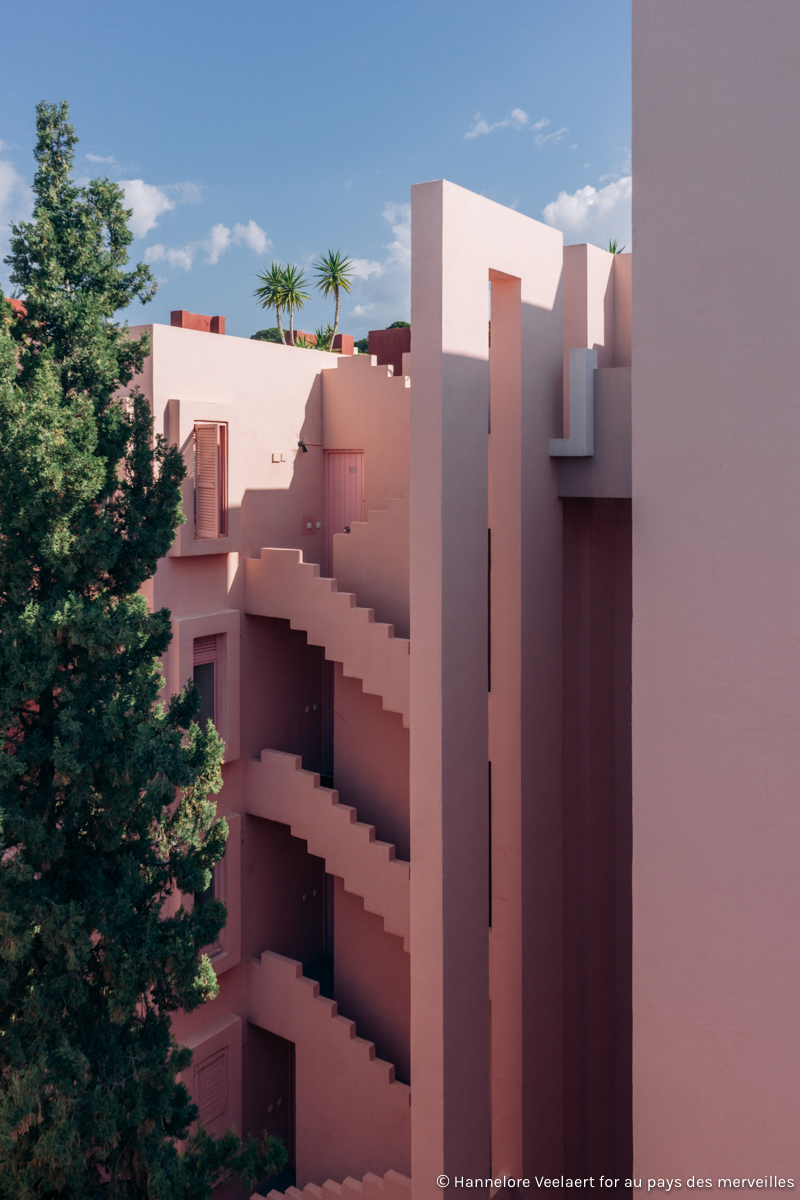 EXPLORED_ la muralla roja by Ricardo Bofill - Hannelore Veelaert for aupaysdesmerveillesblog.be