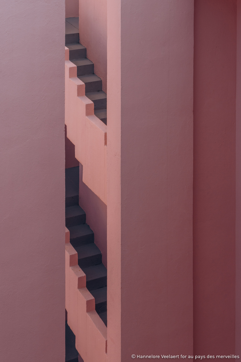 EXPLORED_ la muralla roja by Ricardo Bofill - Hannelore Veelaert for aupaysdesmerveillesblog.be