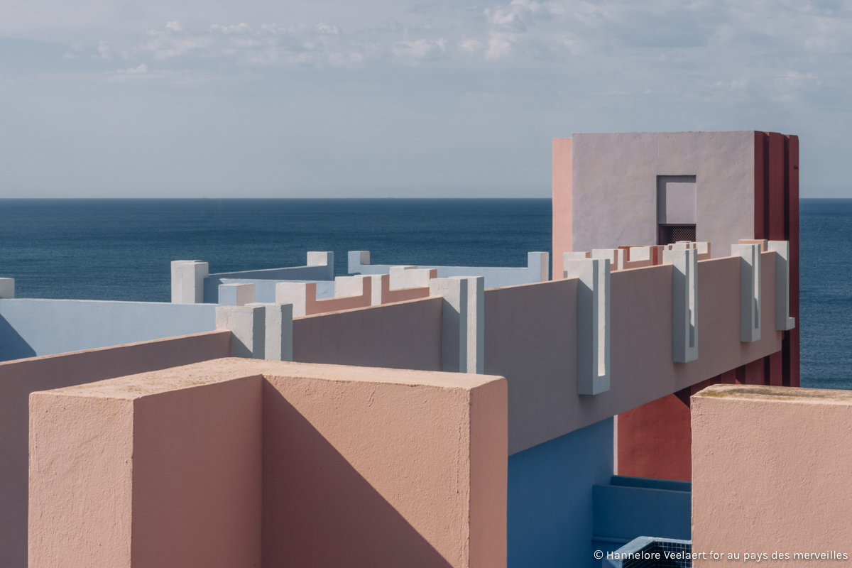 EXPLORED_ la muralla roja by Ricardo Bofill - Hannelore Veelaert for aupaysdesmerveillesblog.be