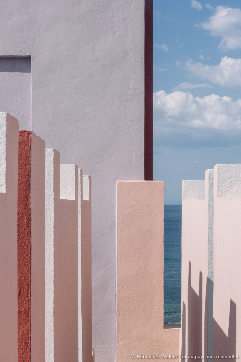 EXPLORED_ la muralla roja by Ricardo Bofill - Hannelore Veelaert for aupaysdesmerveillesblog.be