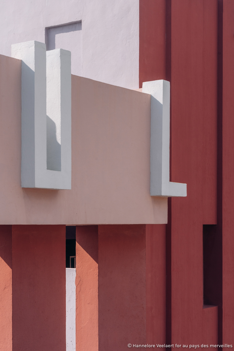 EXPLORED_ la muralla roja by Ricardo Bofill - Hannelore Veelaert for aupaysdesmerveillesblog.be