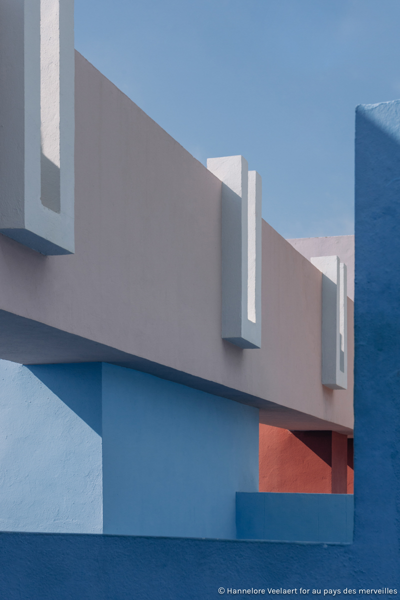 EXPLORED_ la muralla roja by Ricardo Bofill - Hannelore Veelaert for aupaysdesmerveillesblog.be